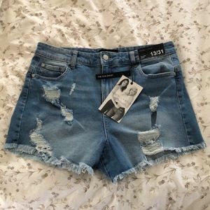 Kendall + Kylie The Icon Short 13/31